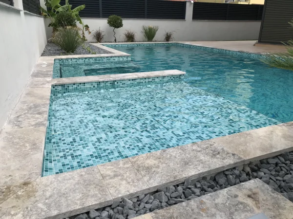 Silver Traverten & Yeşil Cam Mozaik Urla Villası Detay