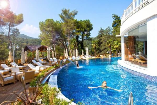Orman İçinde Termal Huzur: Yalova Limak Thermal Boutique Hotel Konsept Yüzme Havuzları Detay