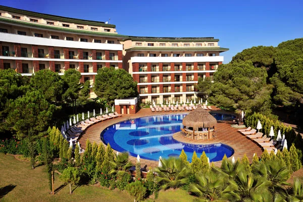 Club Voyage Belek Select: Seçkin Havuz Koleksiyonu ve Lüks Su Mimarisi Projesi Detay