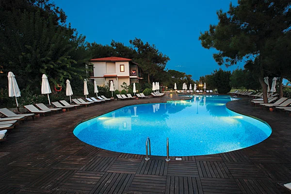 Voyage Sorgun Select: Çam Ormanlarının Gölgesinde Lüks Havuz Koleksiyonu Detay