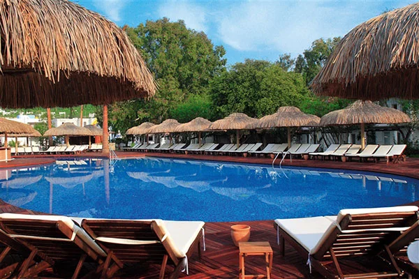 Ayrıcalığın Zirvesi: Voyage Private Villa Havuzları ve Özel Teras Mimarisi Detay